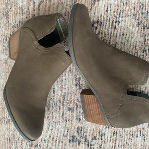 Blondo Waterproof Booties- Moss Green